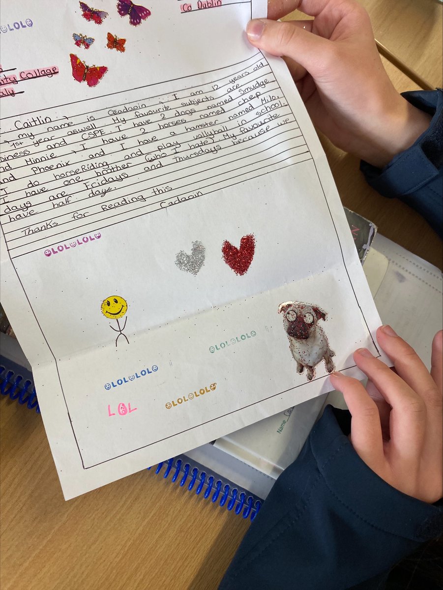 OaklandsCC's tweet image. 1 Pine English class have taken part in a Pen pal exchange with a school in Dublin. There was great excitement yesterday as they received their letters.
