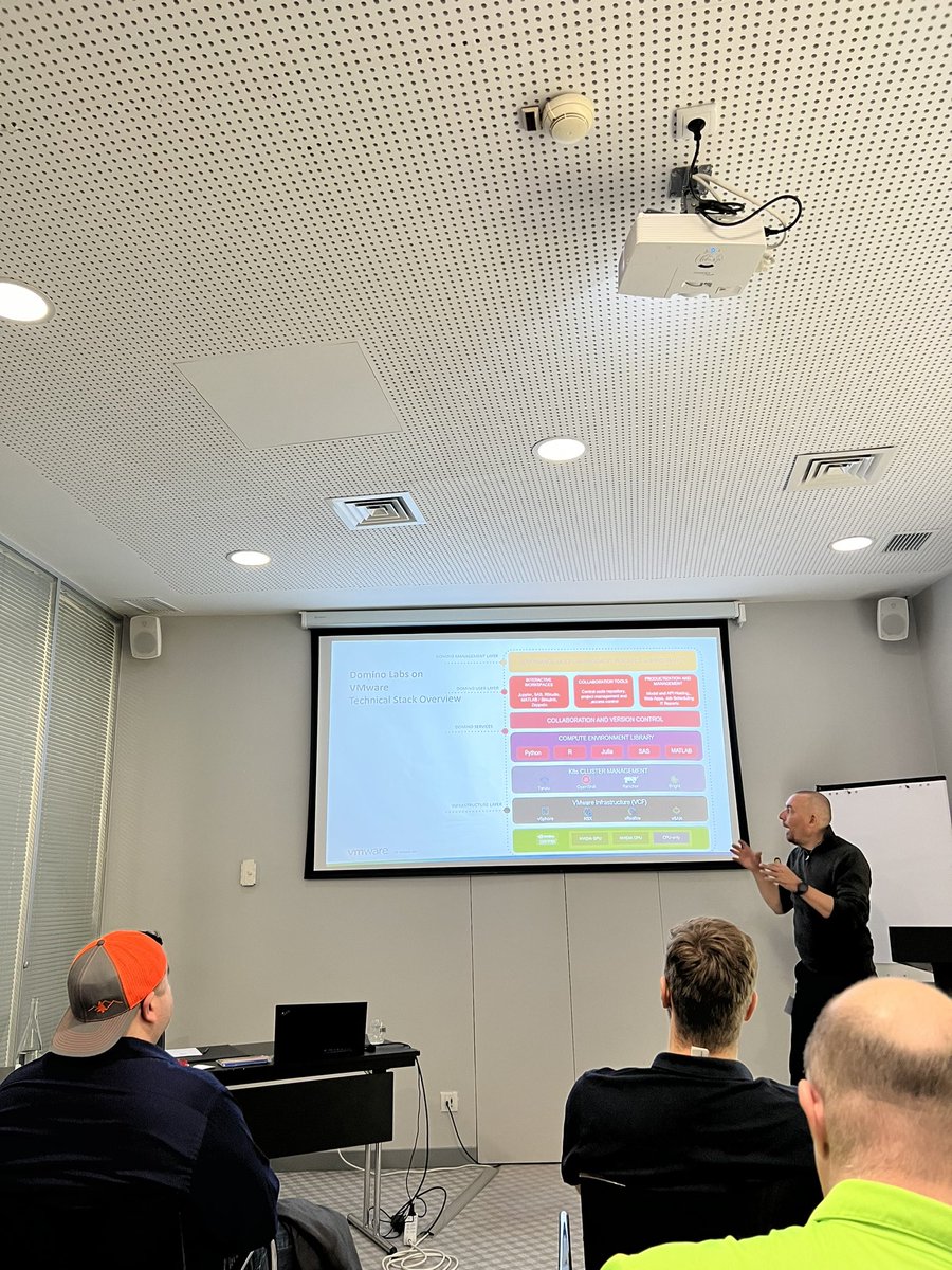 Machine learning workloads with <a href="/FrankDenneman/">Frank Denneman</a> 

#VMUGLeaderSummit2022