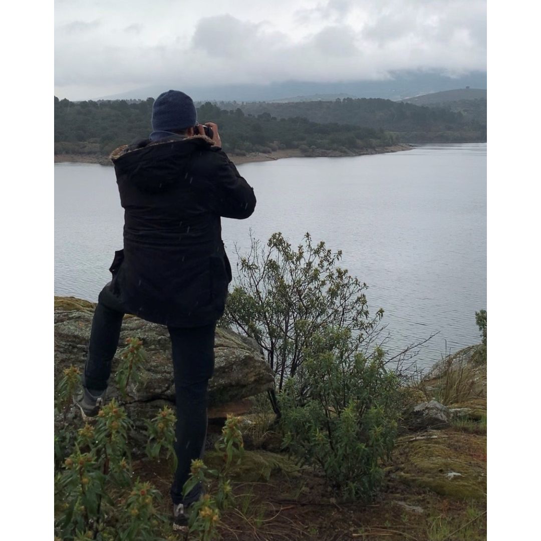 🖼️El trabajo de este autor, expuesto en el Hermitage de San Petersburgo o en la XV Bienal de Arquitectura de Venecia, aborda la relación del ser humano con su entorno, con sus semejantes, con el tiempo, con la memoria, con la muerte y con los afectos.