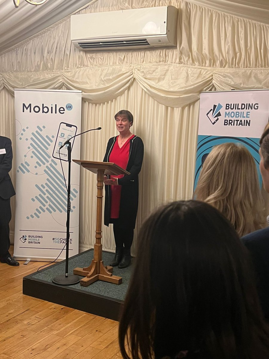 Connecting rural areas like #NDevon is a key part of my work, yesterday I hosted <a href="/MobileUK_News/">Mobile UK</a> to discuss increasing mobile connectivity.
As we build that connectivity it is important TV &amp; radio is still accessible to all &amp; I join <a href="/arqiva/">Arqiva</a> in their call. express.co.uk/news/politics/…