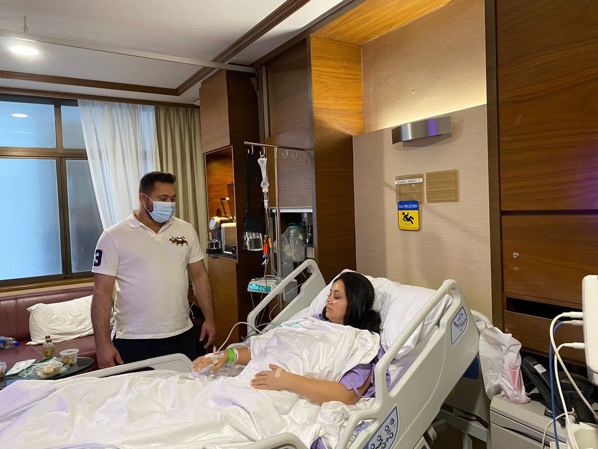 yadavtejashwi's tweet photo. ऑपरेशन के बाद मेरी प्यारी बहन का आत्मविश्वास अलौकिक,अपूर्व और अद्भुत है।

मेरी प्यारी बहन रोहिणी आचार्य ने अटूट प्रेम, असीम त्याग, अदम्य साहस, अद्वितीय समर्पण और रिसते रिश्तों के वर्तमान दौर में अकल्पनीय पारिवारिक मूल्यों की जो ���नूठी मिसाल कायम की है वह अवर्णनीय और अविस्मरणीय है। https://t.co/uh51y01Roz