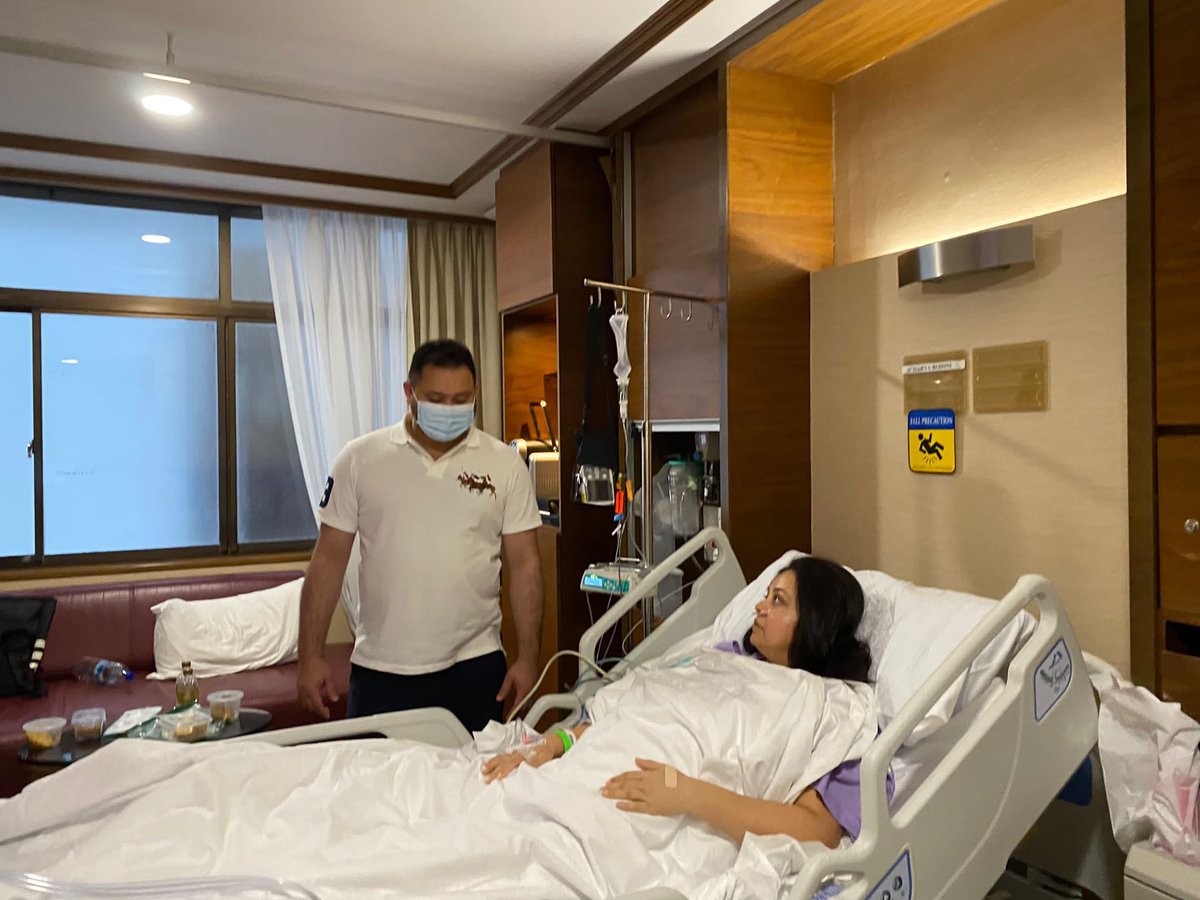yadavtejashwi's tweet photo. ऑपरेशन के बाद मेरी प्यारी बहन का आत्मविश्वास अलौकिक,अपूर्व और अद्भुत है।

मेरी प्यारी बहन रोहिणी आचार्य ने अटूट प्रेम, असीम त्याग, अदम्य साहस, अद्वितीय समर्पण और रिसते रिश्तों के वर्तमान दौर में अकल्पनीय पारिवारिक मूल्यों की जो ���नूठी मिसाल कायम की है वह अवर्णनीय और अविस्मरणीय है। https://t.co/uh51y01Roz