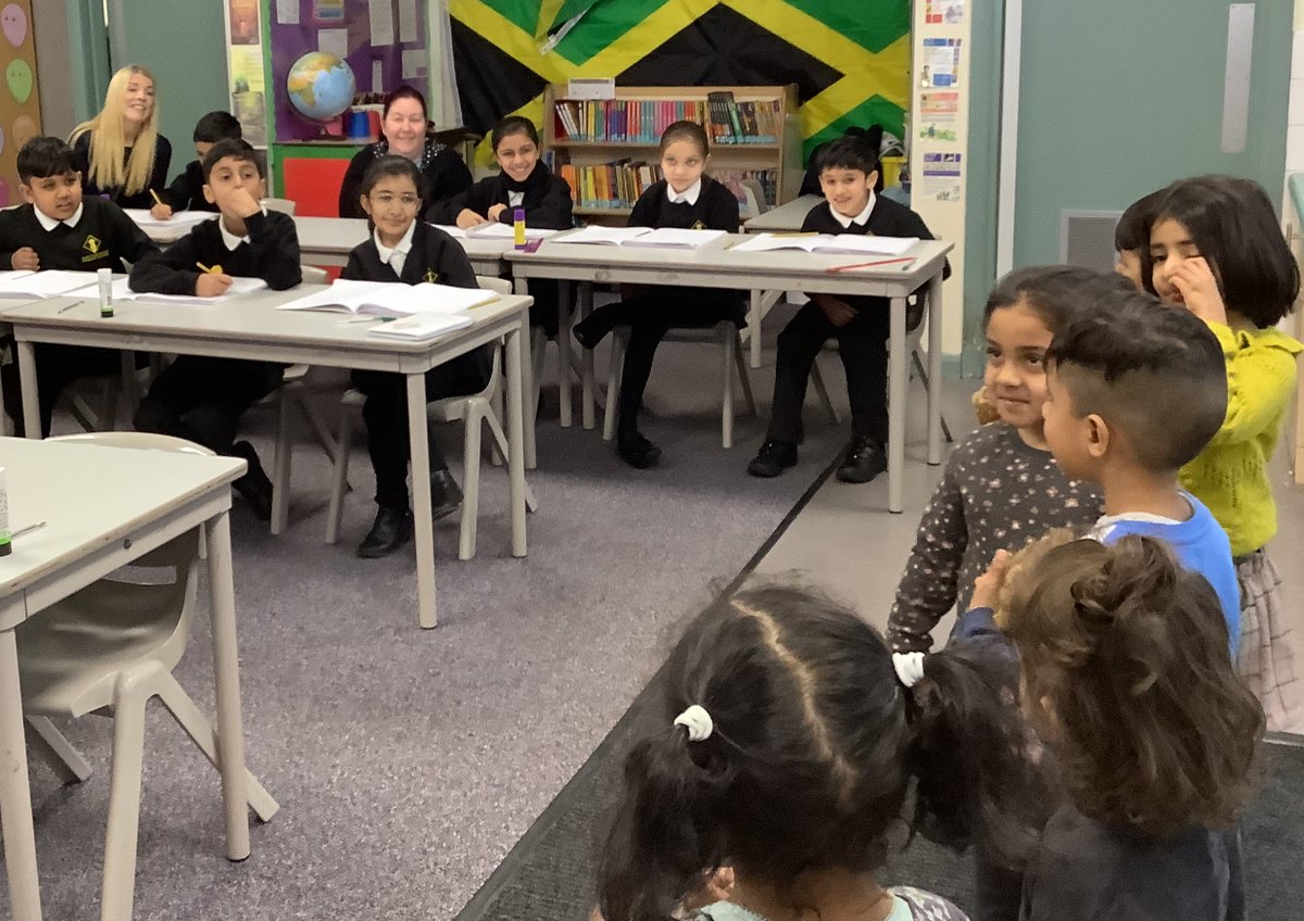 Carlton_MillsPS's tweet photo. Year 4 Jamaica class needed some inspiration to create a comic strip about a traditional tale.  Our nursery children came to the rescue and performed Goldilocks and the Three Bears. We are now inspired!#peerreading #collaboration #confidence #compas https://t.co/sJ0MQxXaY5