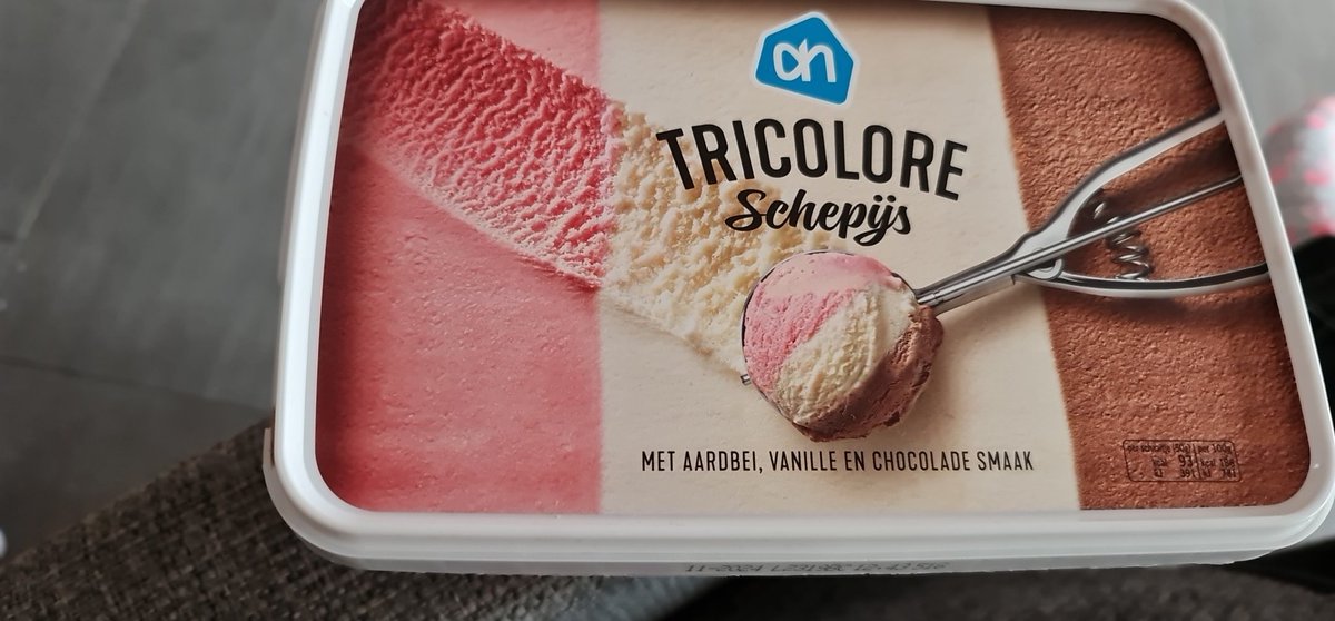 Hallo <a href="/albertheijn/">Albert Heijn</a> Mijn dochter wil graag weten waar het chocoladeijs in de ijslepel vandaan komt....