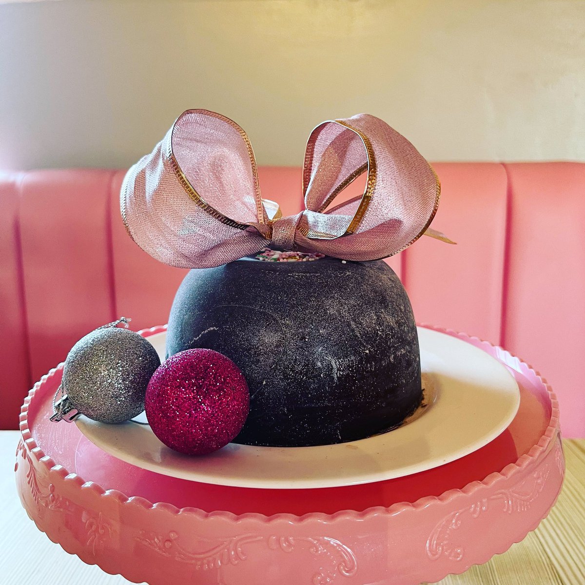 🎄ICECREAM CHRISTMAS CAKE ORDERS ARE LIVE! 
💖Our amazing ice cream cakes are live on our web shop to order today 
🎄What would you choose ? 
💖Link in bio 💕
#icecreamcakes #christmasicecream #christmasdessert #icecreamlover #icecreamfarm #dessertsonline