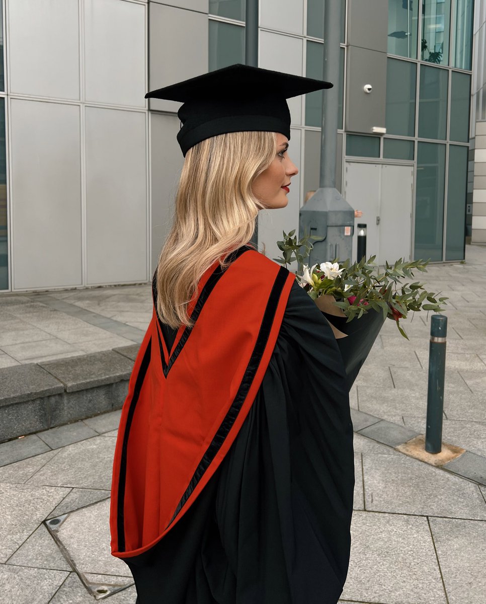 EvieOliver_'s tweet photo. Graduated with an MPhil in Women’s Health and couldn’t be happier 👩🏼‍🎓⭐️

Incredibly grateful for my supervisors, their support and wisdom over last year and my family and friends who I couldn’t have done it without ❤️

@asharpliverpool @LivuniILCaMS @LivUniMedicine https://t.co/OkOV7q55rd