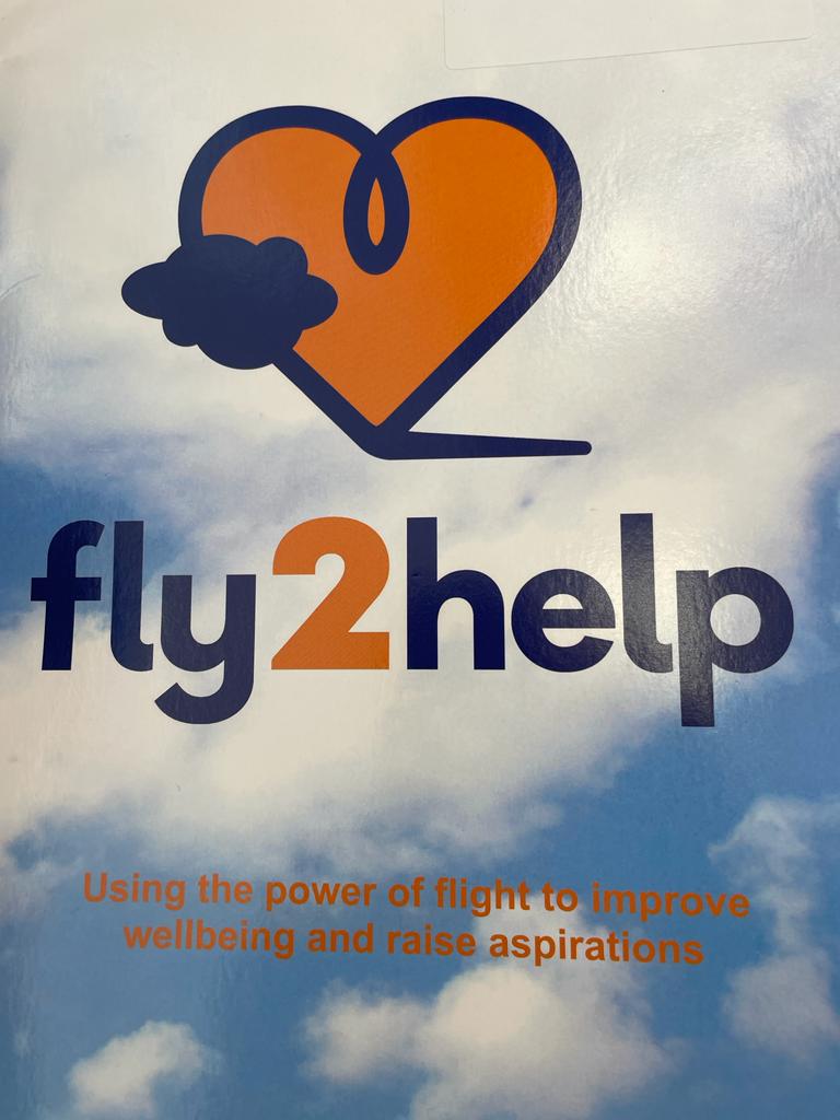 BLOODHOUND_Edu's tweet photo. Great meeting up with #Scott and #Sharon today from @fly2help at our EducationCentre today.
Watch this space for exciting news in the new year https://t.co/JyH7MmlbyW