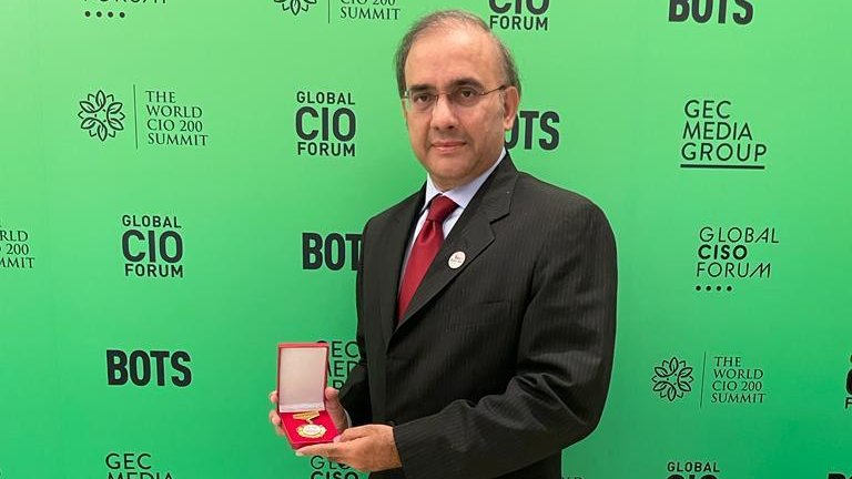 UMT_Alumni's tweet photo. Office of Alumni Relation (OAR) congratulate Mr. Ijlal Jafri , UMT alumnus, MBA(E) โ 1997, 1st UMT Alumni Association president.
He represented Pakistan at Global CIO Summit and won the Global Top 200 CIO award 2022.
Currently he is Group CIO at Martin Dow Ltd
#myUMT #ILMIANS https://t.co/Q5CmeULxRW