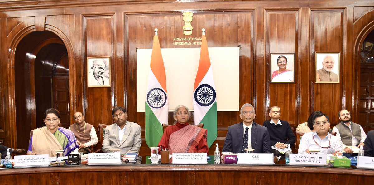 MundaArjun's tweet photo. FM Smt. @nsitharaman ji chairs meeting to improve efficiency of Development Action Plan for Scheduled Tribes #DAPST & Scheduled Tribe Component #STC fund utilisation in New Delhi today.
The meeting was also attended by Shri @paramiyer_ CEO @NITIAayog; Finance Secretary Dr T.V. https://t.co/GM4ngplp00