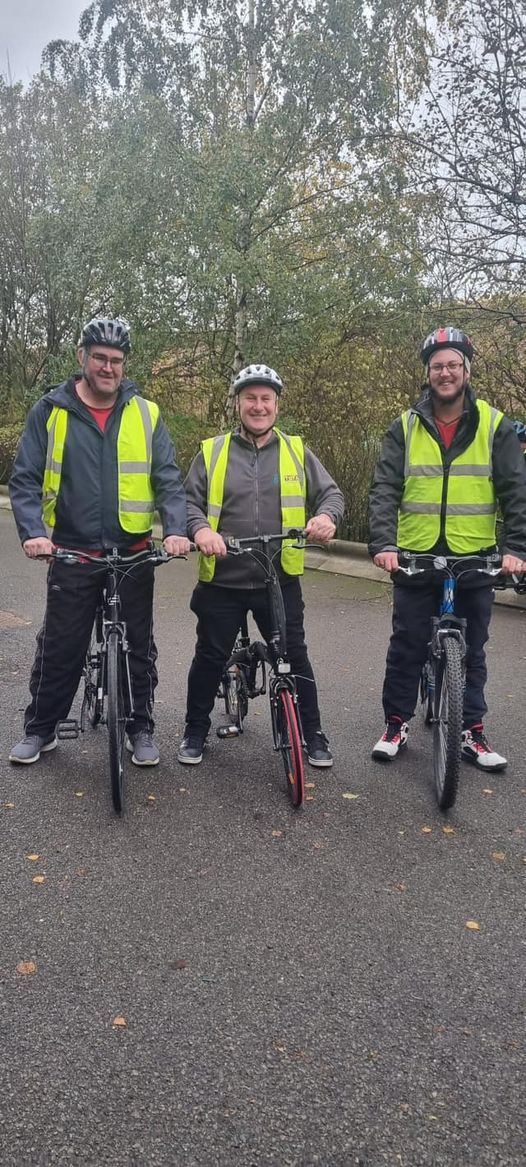 The latest 3 to lose their stabilisers! #hilltoptransport #silverfors🚲