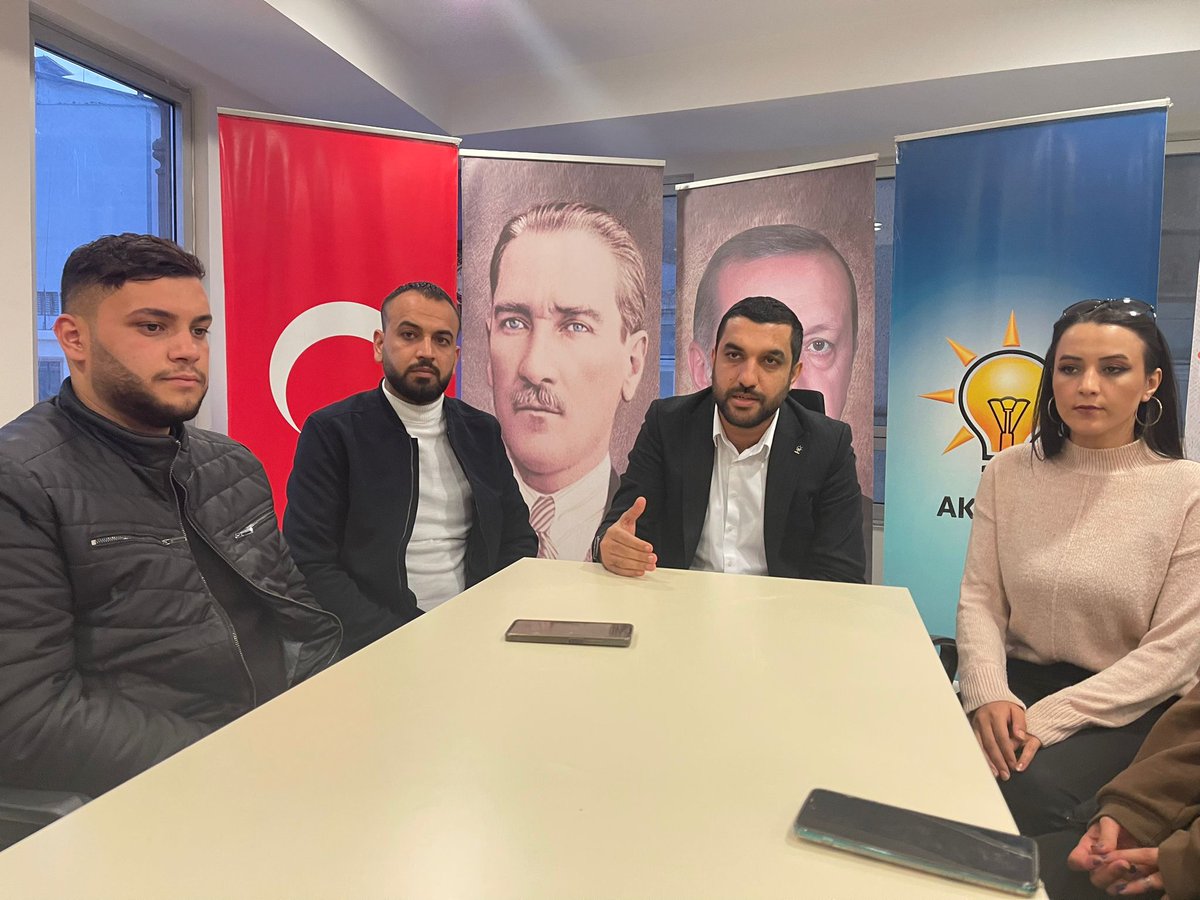 akgenckilis's tweet photo. 😉 AK Gençlik Kilis Gençlerden Gelen Güç İle 2023 Zaferine Doğru Yürüyor.😎

#İlkOyum Erdoğan’a, #İlkOyum AK Parti’ye Buluşmamızı İl Gençlik Kolları Başkanımız Musa Kara ve Yönetim Kurulu Üyelerimizle Birlikte Büyük Bir Coşku ve Heyecanla Gerçekleştirdik.
#Kilis
#2023YolundaBiriz https://t.co/Q5bGfJrgYa