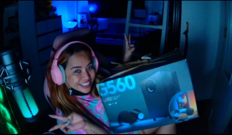 Zendeeofficial's tweet photo. Feeling ko gagaling nako ππ #LogitechG560 https://t.co/jgcEc6qsQD