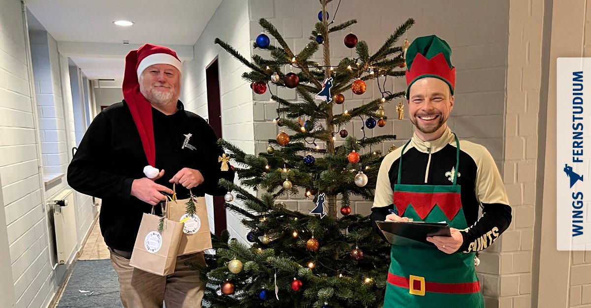 Der Nikolaus war da und hat uns mit weihnachtlichen, lokalen Leckereien in unseren Büros überrascht! 🎅 So lieb und nicht selbstverständlich, dass wir immer wieder von unserer Geschäftsführerin und den Kolleg:innen mit kleinen Aufmerksamkeiten bedacht werden. 🥰