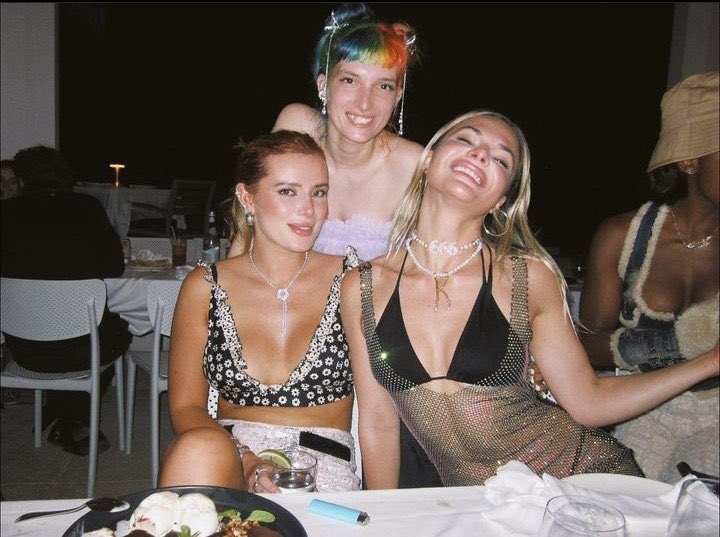 bellaffupdates's tweet photo. I wanna party with the Thorne sisters 🥺 https://t.co/K5OeVHG039