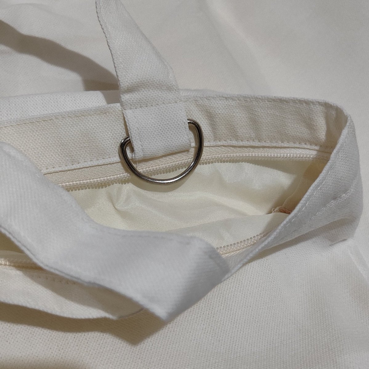 foratinystudio's tweet photo. #48tinyupdate
BATCH 2 DESTINY: Asking for everyone's patience yet again as I have to send back this batch's tote bags to our manu due to stitching error for the keyholder.
Will get this fixed asap within this week. Apologies for the delay.
Thank you! 🌟 https://t.co/sUEeLyEgi8