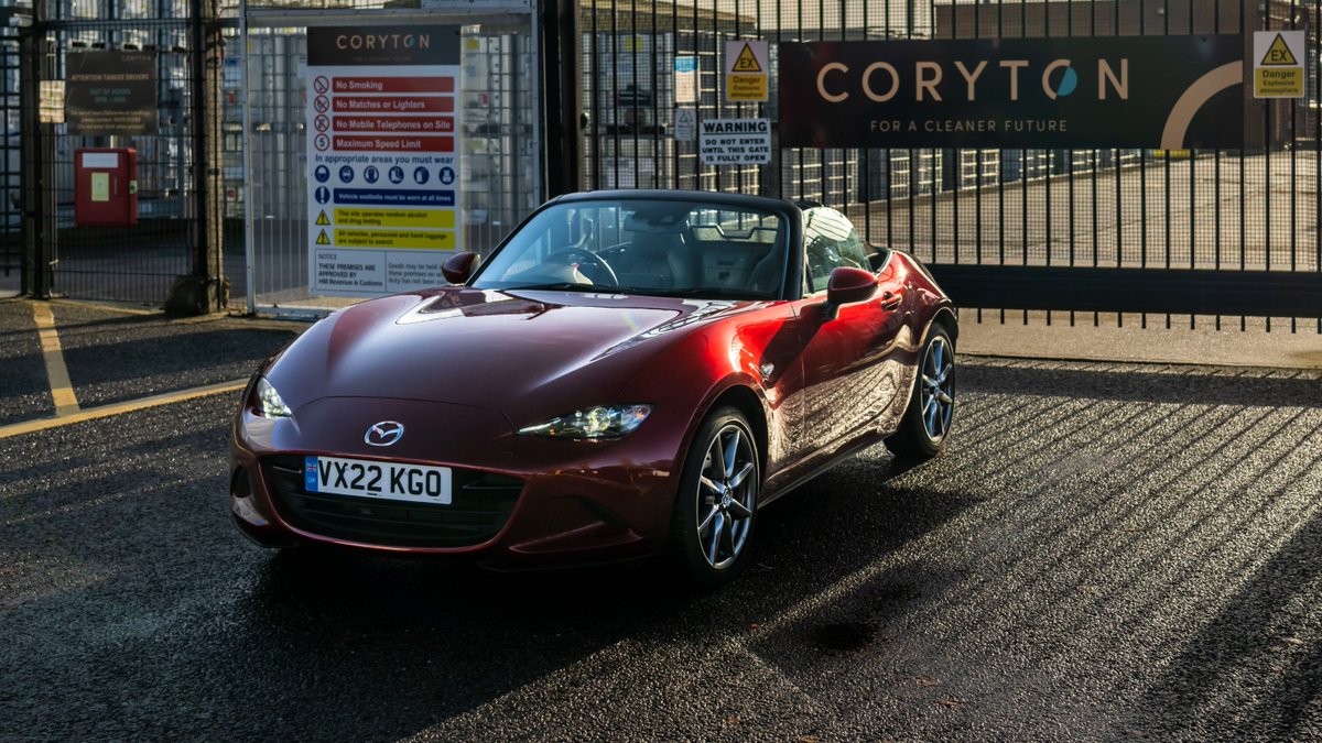 Lowering more than just lap times! A completely standard Mazda MX-5 has set benchmark lap times at racetracks around the UK running on fossil-fuel free sustainable petrol from @CorytonFuelsLtd. More here: bit.ly/3P2oFSP