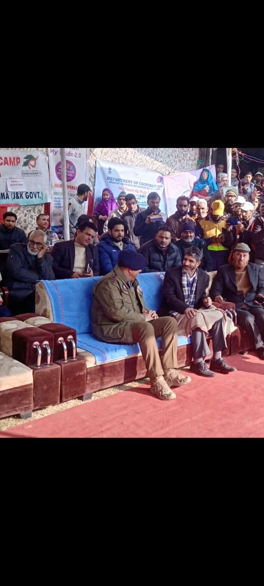 ARCS_Tral's tweet photo. Final day of MTMP 2.0...
Visiting Officer distributed Registration certificates among newly registered coops.
@MudgalYasha @dcpulwama @drpul4 @diprjk https://t.co/wokfAywhc1