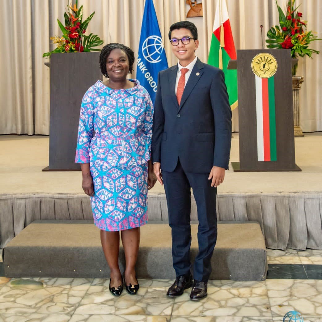It was a great pleasure meeting w/ <a href="/SE_Rajoelina/">Andry Rajoelina</a> today. We discussed #Madagascar's development strategy &amp; how <a href="/WorldBank/">WorldBank</a> can further support inclusive growth. We agreed on the need for a series of #reforms to enable the country to put an end to poverty. 🇲🇬