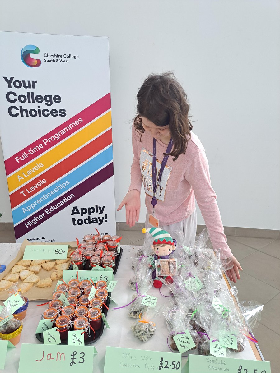 Help yours-elf! 🎁

We had a #Christmas sale at #EllesmerePort today where students could buy homemade treats, decorations, bookmarks, candles and more 🥰

Elvis the elf spent all his Christmas money on fudge and shortbread 😆