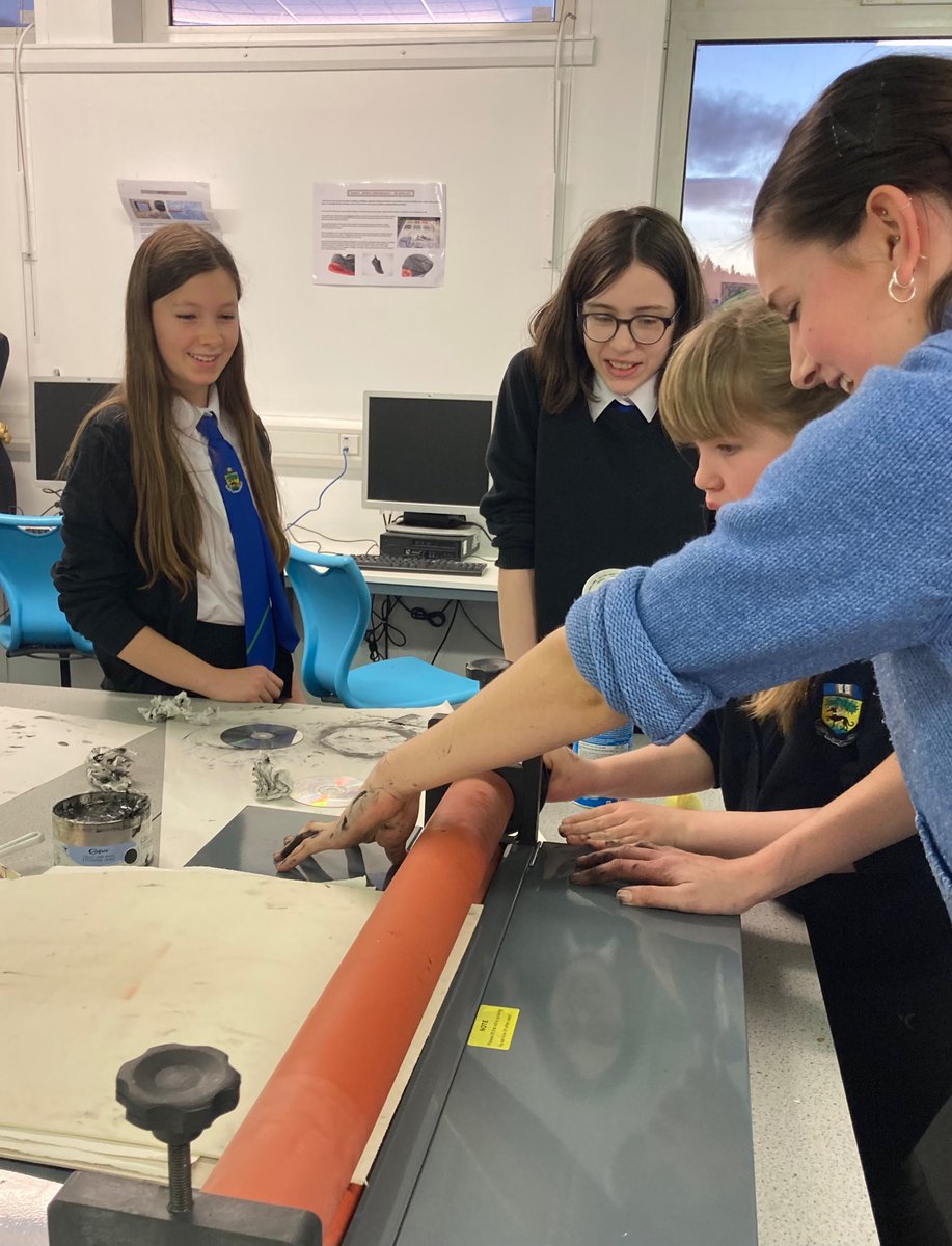 Beautiful dry point prints at Art Club today - made using CDs! 💿 Brilliantly led by S6 Art Ambassador Esther #printmaking  #arteducation <a href="/Linlithgow_Acad/">Linlithgow Academy</a>