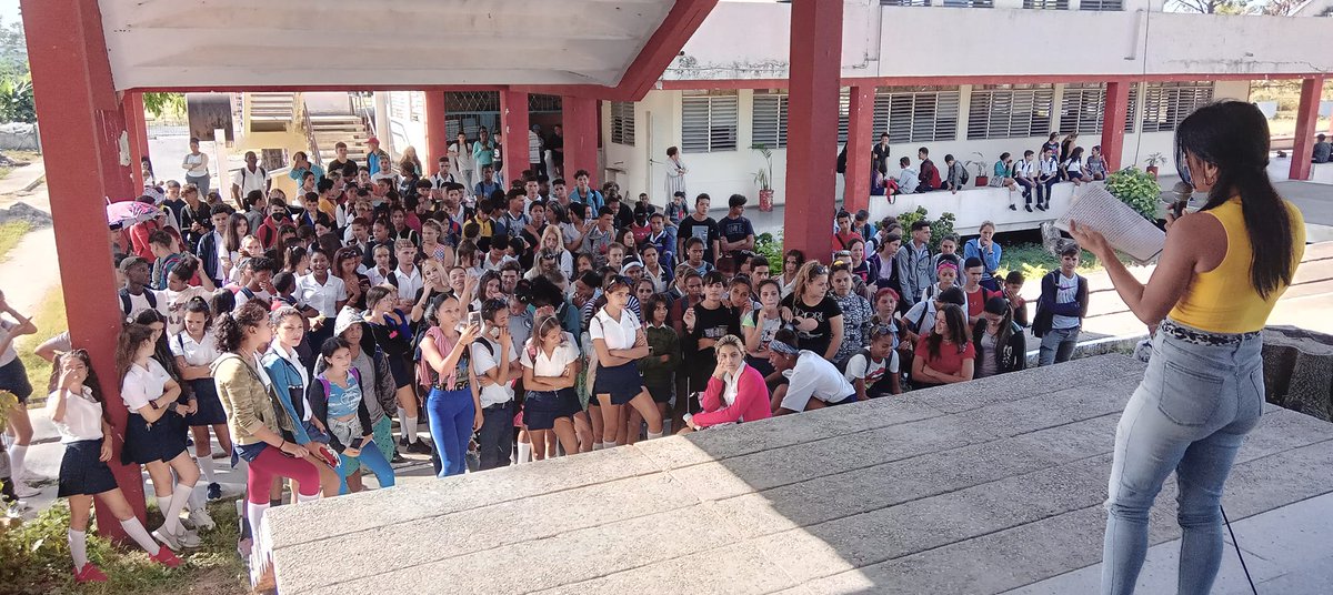DireccinProvi12's tweet photo. La @DireccinProvi12 felicita a todos los miembros de la @feemdecuba , exhortándolos a continuar siendo fieles a sus raíces y comprometidos con el presente. #FEEMPinar #52feem #FEEMdeCuba @EvelioHerreraP1 @CurbeloNiurka @elsa_ena @LeonardoArmasG2 @YamileRamosCord https://t.co/bL3o2myB9j