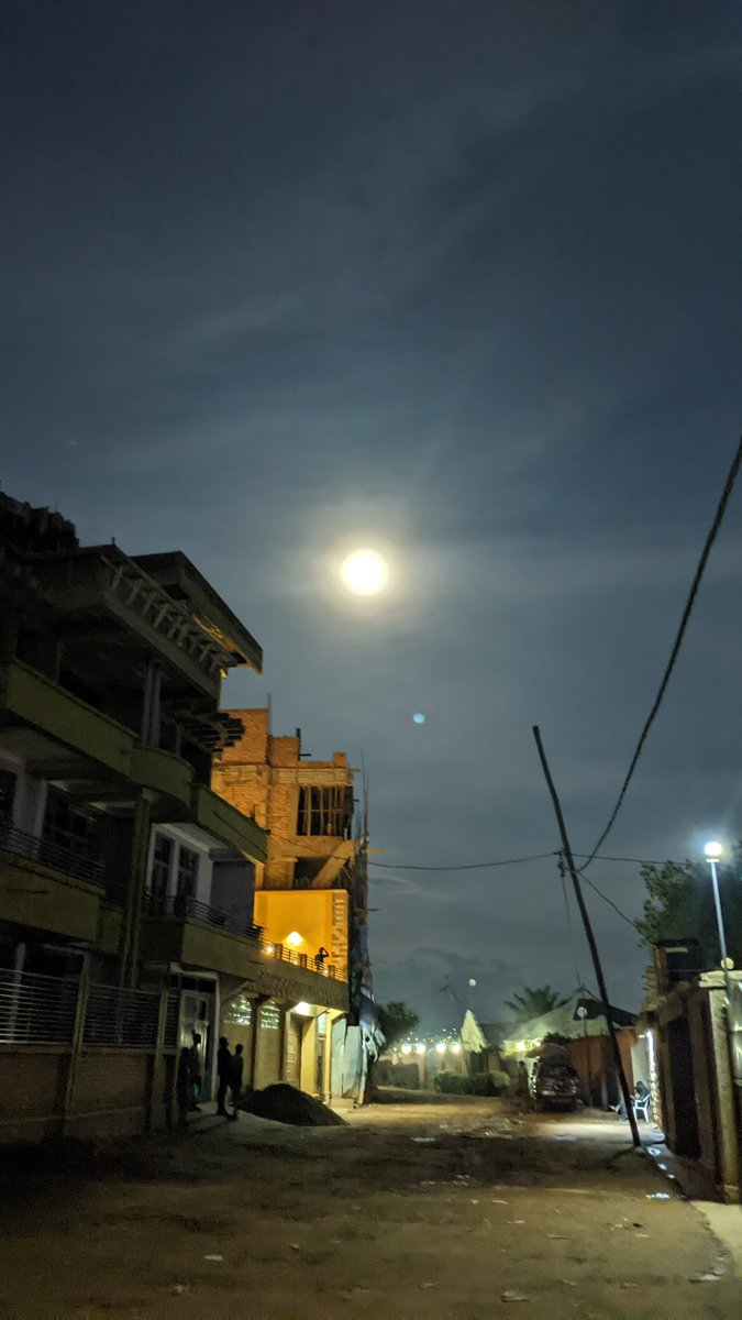 Nick_KingYNK's tweet photo. 🇨🇩#RDC 📌#Sud_Kivu
✨#Bukavu 🌃 #Ibanda
📅06.12.2022
⌚1 8 : 5 0
Sortez, prennez "DU" l'air ...
C'est la #PleineLune
Bonne soirée chez vous :
@MadingMimie
@tisyamukuna
@kakese_leon
@leParrainRDC
@gloiremurhigisi
@jimanel
@TheoKASI @benjimk
#LetsGuides
#VisitCongo #VisitKivu https://t.co/8FHV0peJKQ