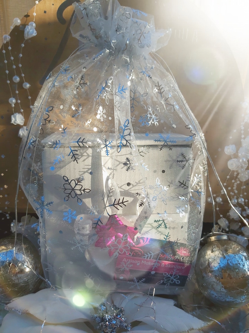 OTBmakeup's tweet photo. What if you can send the Gift of Comfort this Christmas 🙏 - https://t.co/uPLAugFNR1

Give the gift of Limitless relaxation this Christams at 50% off until MIdnight Christmas Day 2022 Vouchers are valid for 12 months! https://t.co/nUf2TfirDF