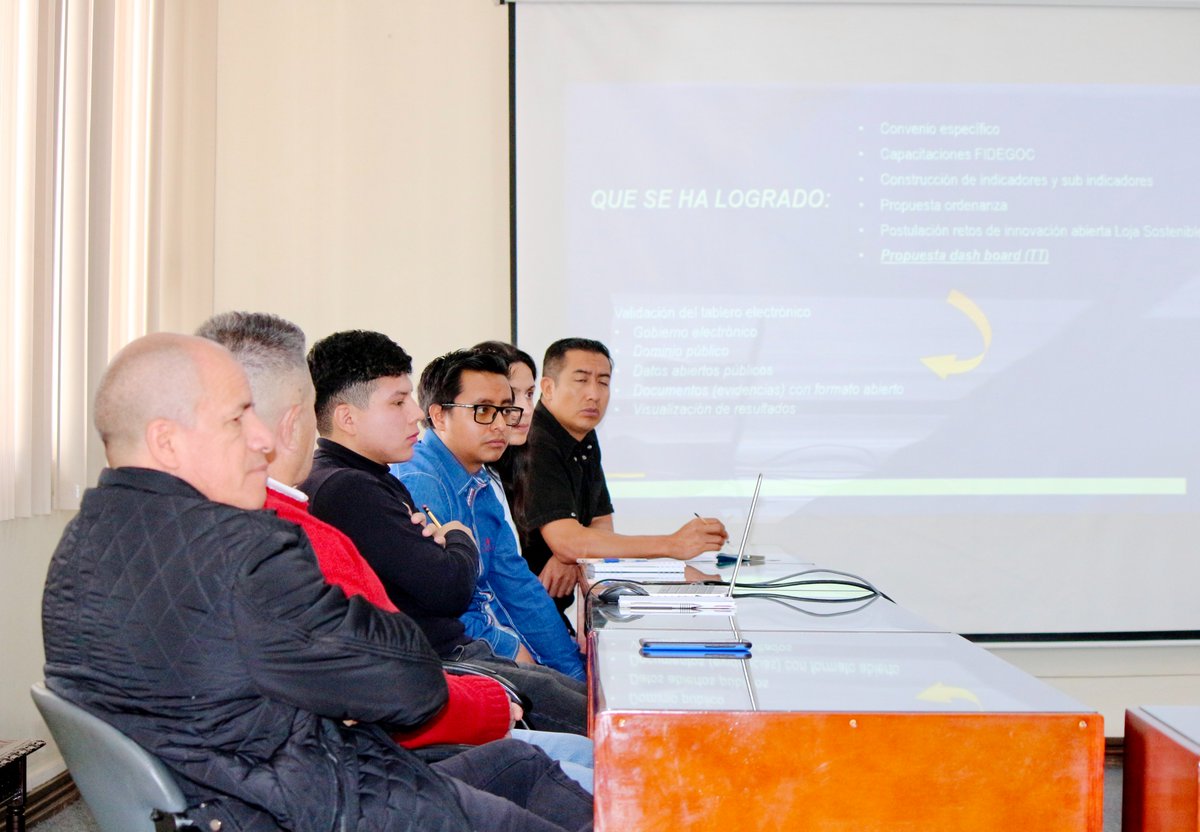 utpl's tweet photo. #ProyectoDeVinculación Gobierno Abierto👐Representantes de @MunicipioDeLoja @gobiernocalvas y docentes @utpl de Ad. Pública, Economía y Computación se reúnen para abordar la sistematización y visualización de indicadores ISO 18091 a través de un dashboard abierto a la sociedad. https://t.co/J6T9kATYVO