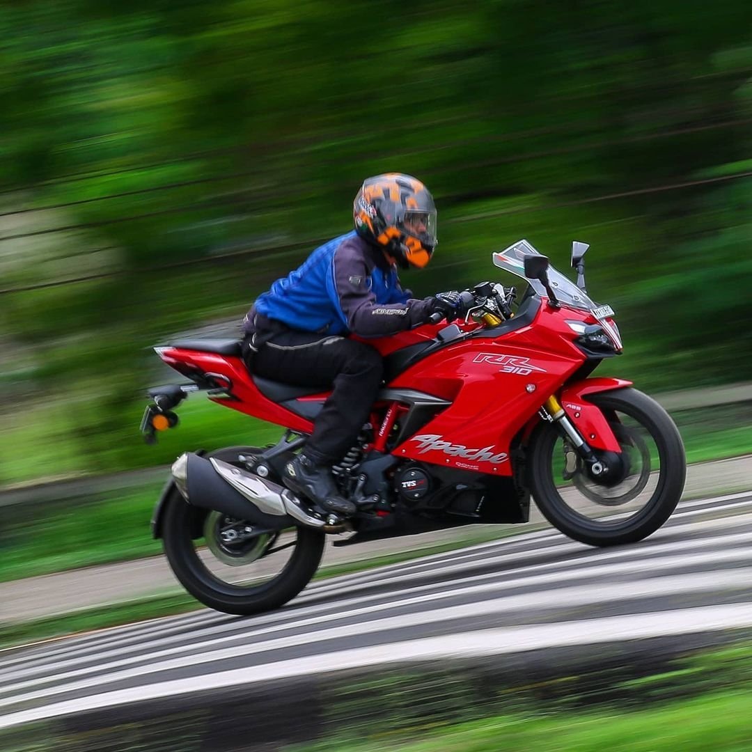 TVSApacheSeries's tweet image. Crafted to dominate each track!

📸@suvratkothari 

#TVSApacheSeries #RacingDNAUnleashed #OneRacingGene #RR310 #TVSRacing #TVSMotorcompany