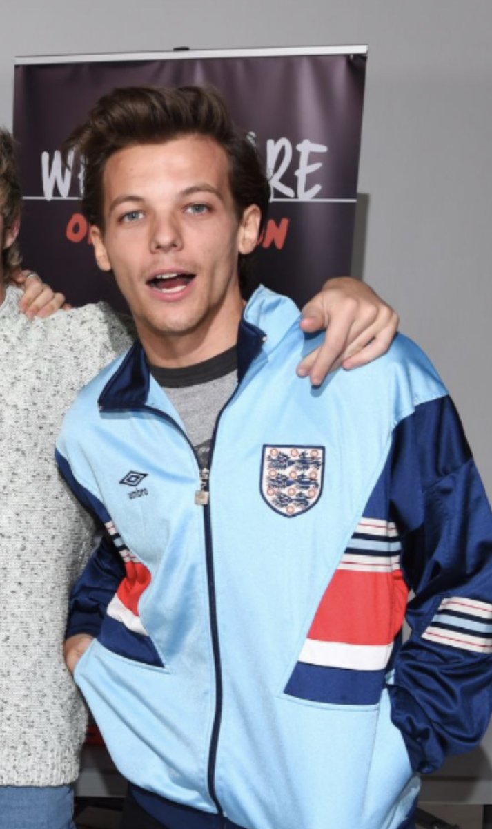 otblouis's tweet photo. He wore this at a one direction signing too 😭 https://t.co/IIexJfcKzx