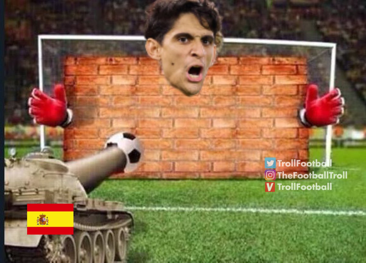 TrollFootball's tweet photo. The Moroccan minister of defence https://t.co/Wb8SFKc5DX