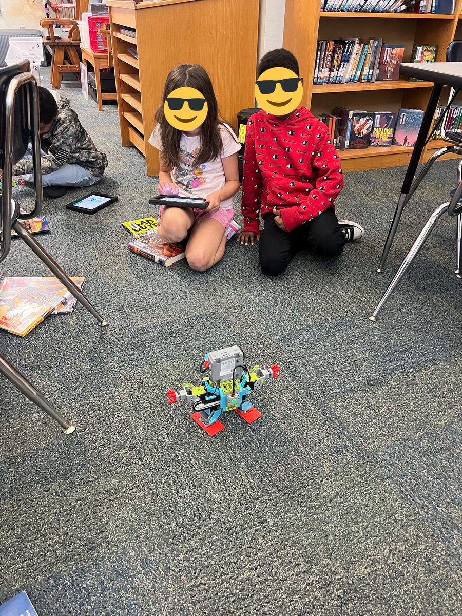 Stephen Hayes (@hayesstephen13) on Twitter photo Students in the <a href="/ashworthlib/">Ashworth Library</a> coding with Jimu Meebots! #HourOfCode #arlingtech <a href="/AISDTI2/">Arlington ISD Technology Integration & Innovation</a> <a href="/JIMURobot/">JIMU Robot</a> Students in the <a href="/ashworthlib/">Ashworth Library</a> coding with Jimu Meebots! #HourOfCode #arlingtech <a href="/AISDTI2/">Arlington ISD Technology Integration & Innovation</a> <a href="/JIMURobot/">JIMU Robot</a>