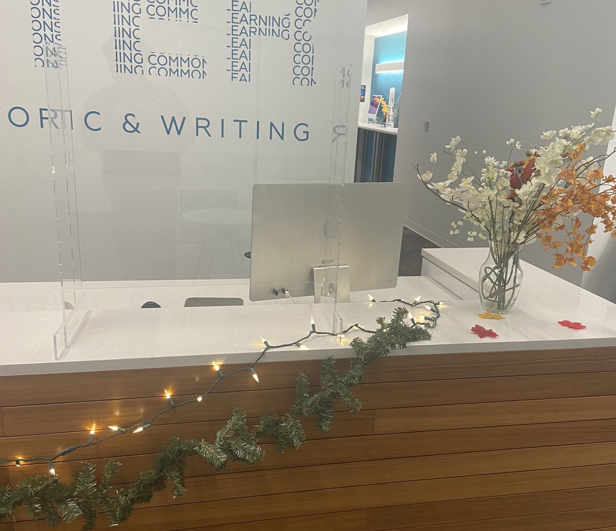 The UWC is already feeling festive! This week is the last week to schedule appointments at the UWC. Schedule an appointment online at uwc.utexas.edu ‼️‼️