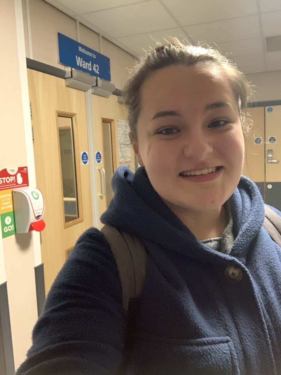 Abbie 🐝 tweet media