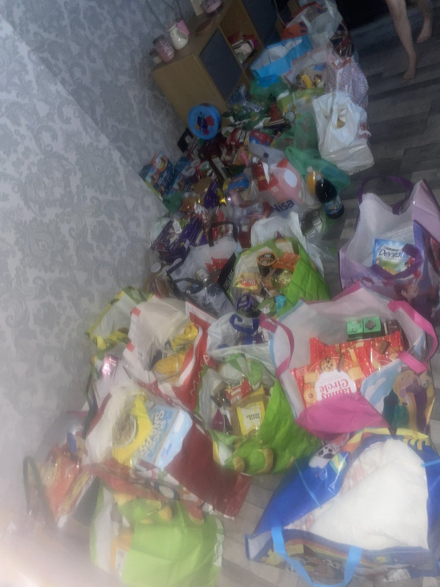 rach111000's tweet photo. So proud of how amazing this girl is doing.
#summerschristmasmission  we have collected enough to donate to 3 local food banks, and WHP family centre. A hamper for the Manchester dogs home and a Christmas goodies hamper to help spread Christmas cheer to a deserving local family https://t.co/zw57G17yPA
