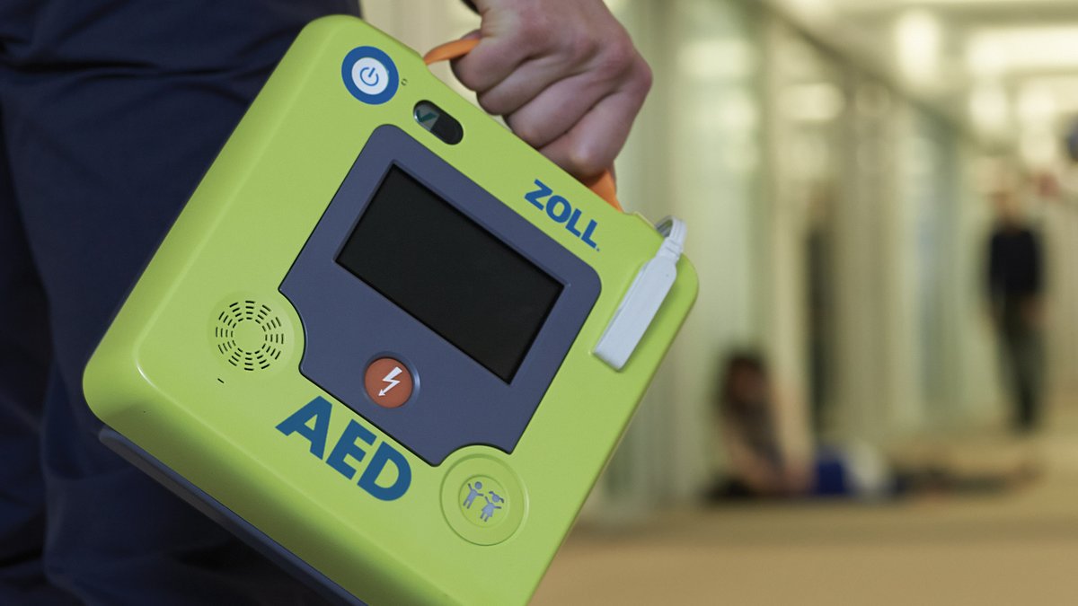 CintasCorp's tweet photo. You never know when a cardiac emergency will strike. Ensure you're prepared with Cintas AED products and services: https://t.co/kIBQ2AECSt https://t.co/wz39zoy2oH