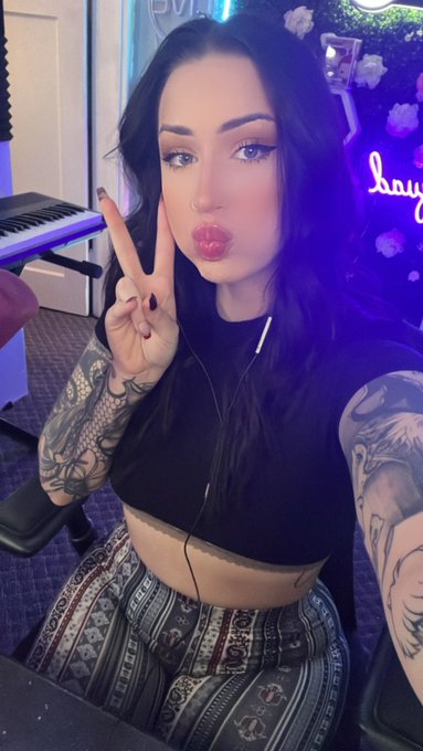 ANNOUNCEMENT ON TWITCH NOW https://t.co/0uArDMaufK