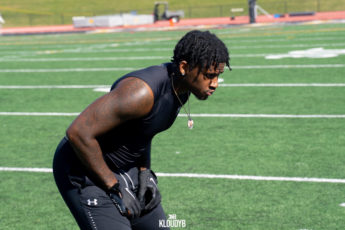 Meeks71455428's tweet photo. This is what determination look like .. @ShowtimeKee works hard on and off the field. He has entered the transfer portal. #Go watch the film if you don’t believe me! #He’s definitely a game changer. LB is up! 💪🏾🙏🏾🏈 https://t.co/Tbezpuunm4