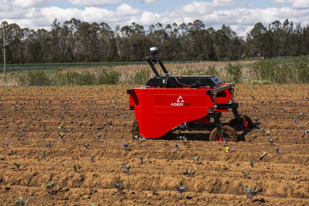 futurefarming_'s tweet photo. Australian startup Agerris has closed its doors. CEO Salah Sukkarieh is now looking to build a modular version of its autonomous field robot, the Digital Farmhand, for smallholder farmers. ☛ https://t.co/PYTAUqa1F3
#fieldrobots #agrobots https://t.co/8jKhvQUDBc