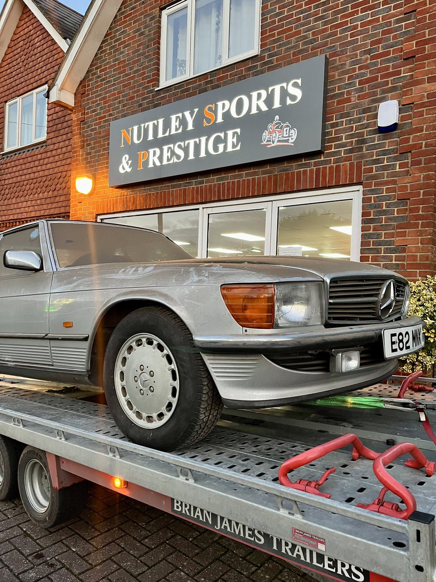 NutleySports's tweet photo. Another exciting find - A very dusty 1 owner 300SL with just 9,800 miles from new ! To be continued...
#1owner #lowmileage #dusty #barnfind #garagefind #mercedes #mercedesbenz #mercedessl #mercedes300sl #mercedesr107 #mercedesclassic #mercedesclub #nutleysportsprestige https://t.co/w8dWkK4vzq