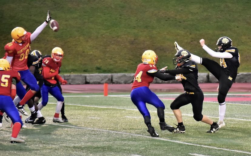 JohnBeaudoinDE's tweet photo. Amazing season this year, had a lot of fun with these guys and learned a lot from the coaches. Grateful for the opportunity to get called up to SR and start in the national capital bowl. @nssredknightsfb https://t.co/hxcNQ8POX4