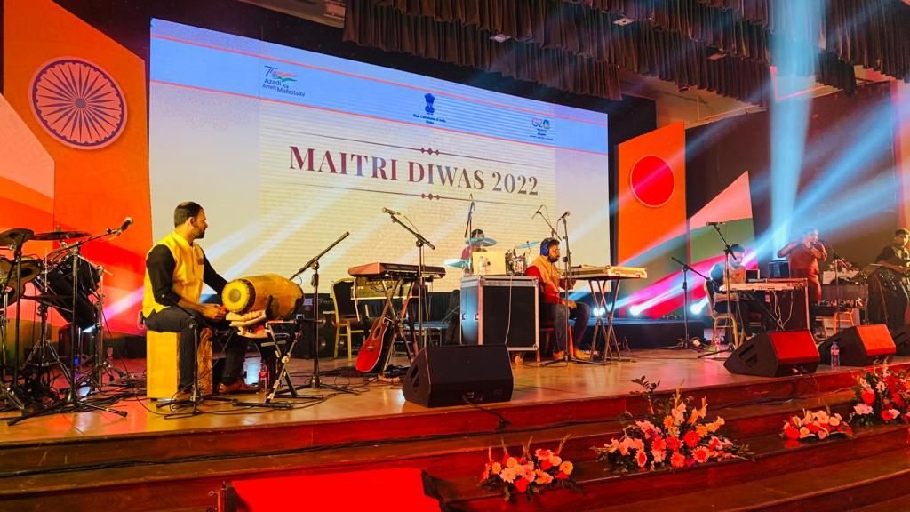 ihcdhaka's tweet photo. High Commission of India celebrated 51st Maitri Diwas today in Dhaka. Hon’ble Minister for Liberation War Affairs A.K.M Mozammel Haque was chief guest of the event.
A reception and musical evening was arranged by @ihcdhaka on this occasion. https://t.co/UQFmWgMK8z