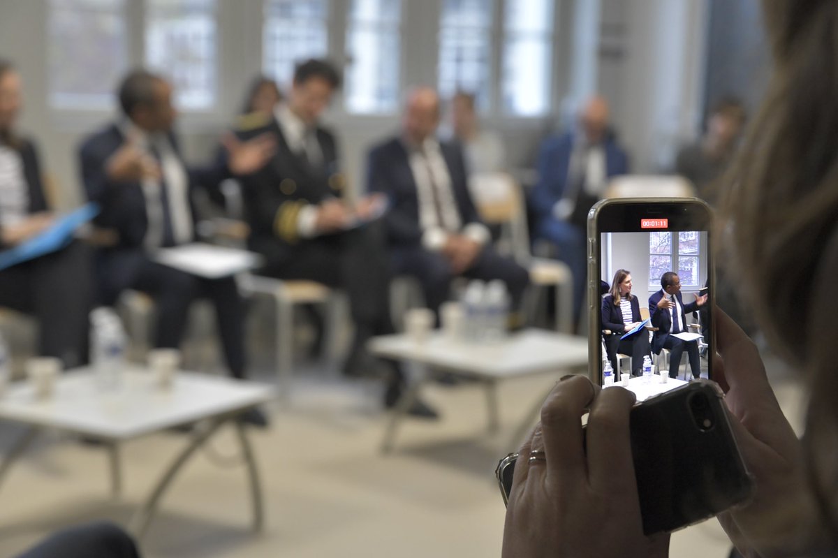 PapNdiaye's tweet photo. Valorisation des filières industrielles, partenariats avec les entreprises, mixité des parcours... La voie professionnelle au cœur de nos échanges ce matin avec @CGrandjean_ au CNR Éducation du lycée polyvalent Gustave Monod à Enghien-les-bains. Merci à tous ! https://t.co/uk3LVyPPc7