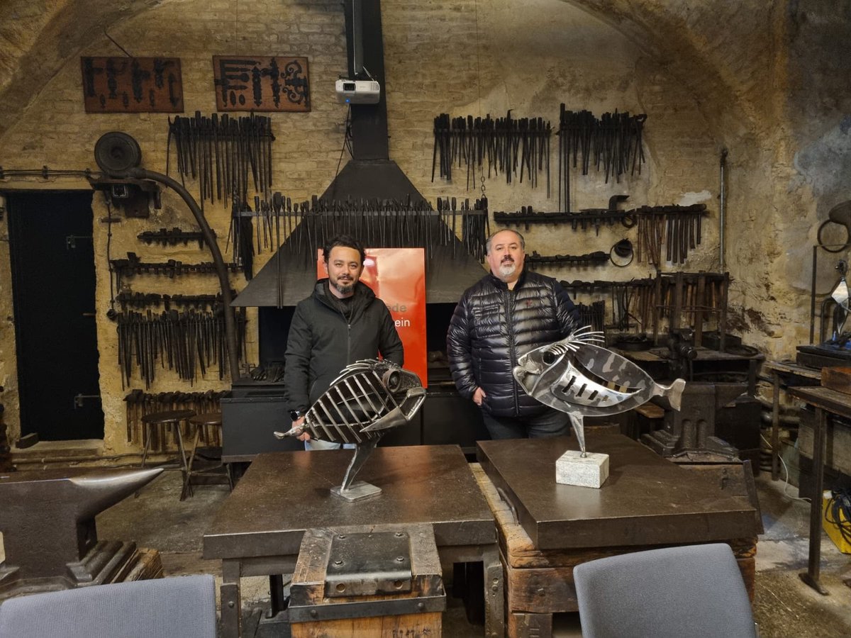 Müdürlüğümüz Erasmus+ Akreditasyonu Mesleği Eğitim ve Okul Eğitimi koordinatörleri <a href="/melihunluer/">Melih ÜNLÜER</a> ve <a href="/ErsenYoldac/">Ersen Yoldaç</a>; Çekya, Avusturya ve Almanya'da incelemelerde bulunarak işbaşı gözlem ve staj hareketliliklerinin gerçekleştirileceği kurumlarla görüşmeler gerçekleştirdiler.