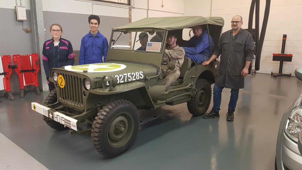 sauxmarais's tweet photo. Livraison de la Jeep Willis, réplique exacte de celle d'Eisenhower, pour un départ pour le @CaenMemorial. Fiers du beau travail de nos élèves dans la restauration complète de ce véhicule : carrosserie, mécanique, peinture https://t.co/cegFmJ7rIG