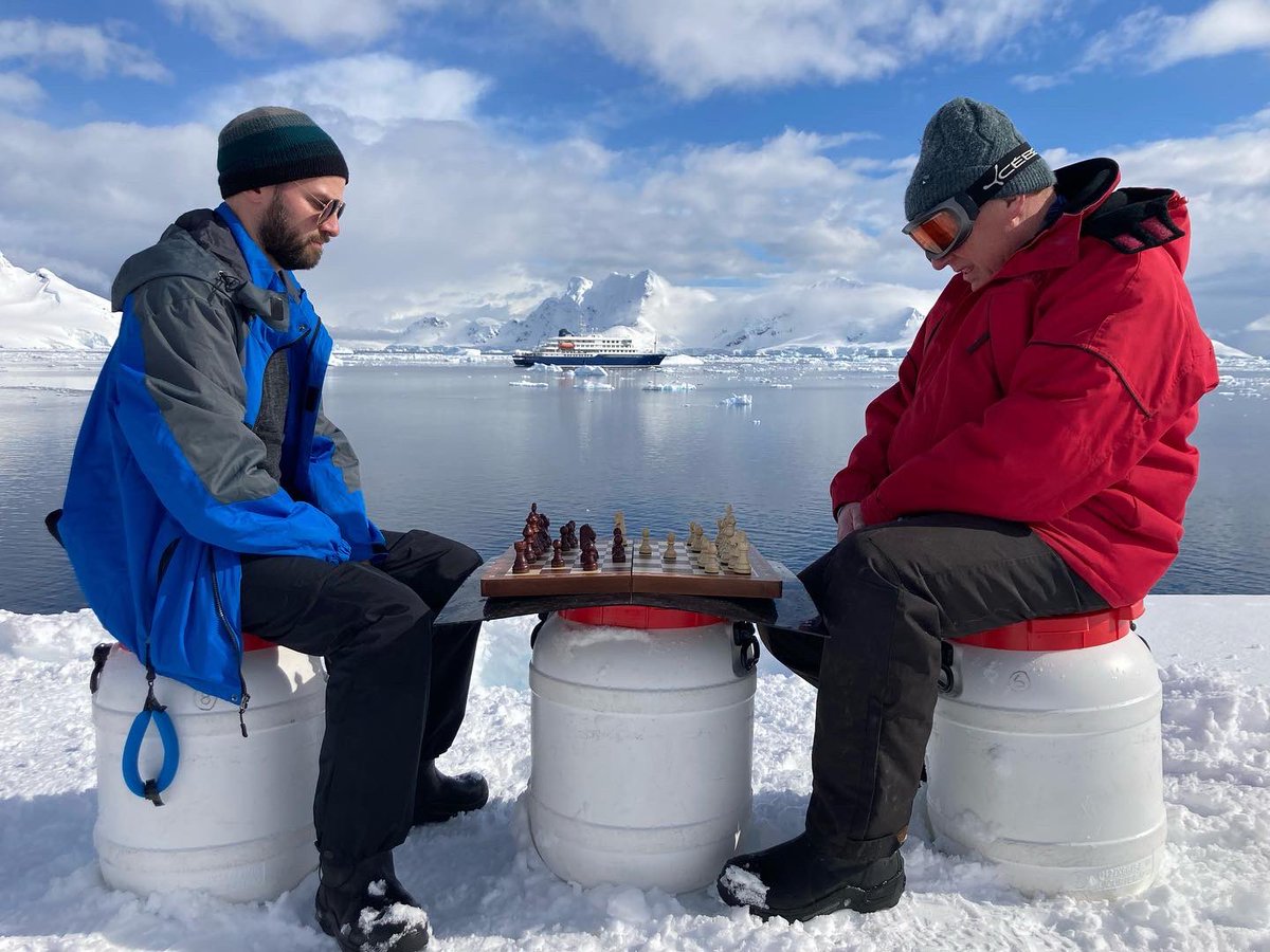 HronecM's tweet photo. Antarctica International Chess Tournament 2022 (Oceanwide Basecamp Expedition) https://t.co/DxtRFDuVit