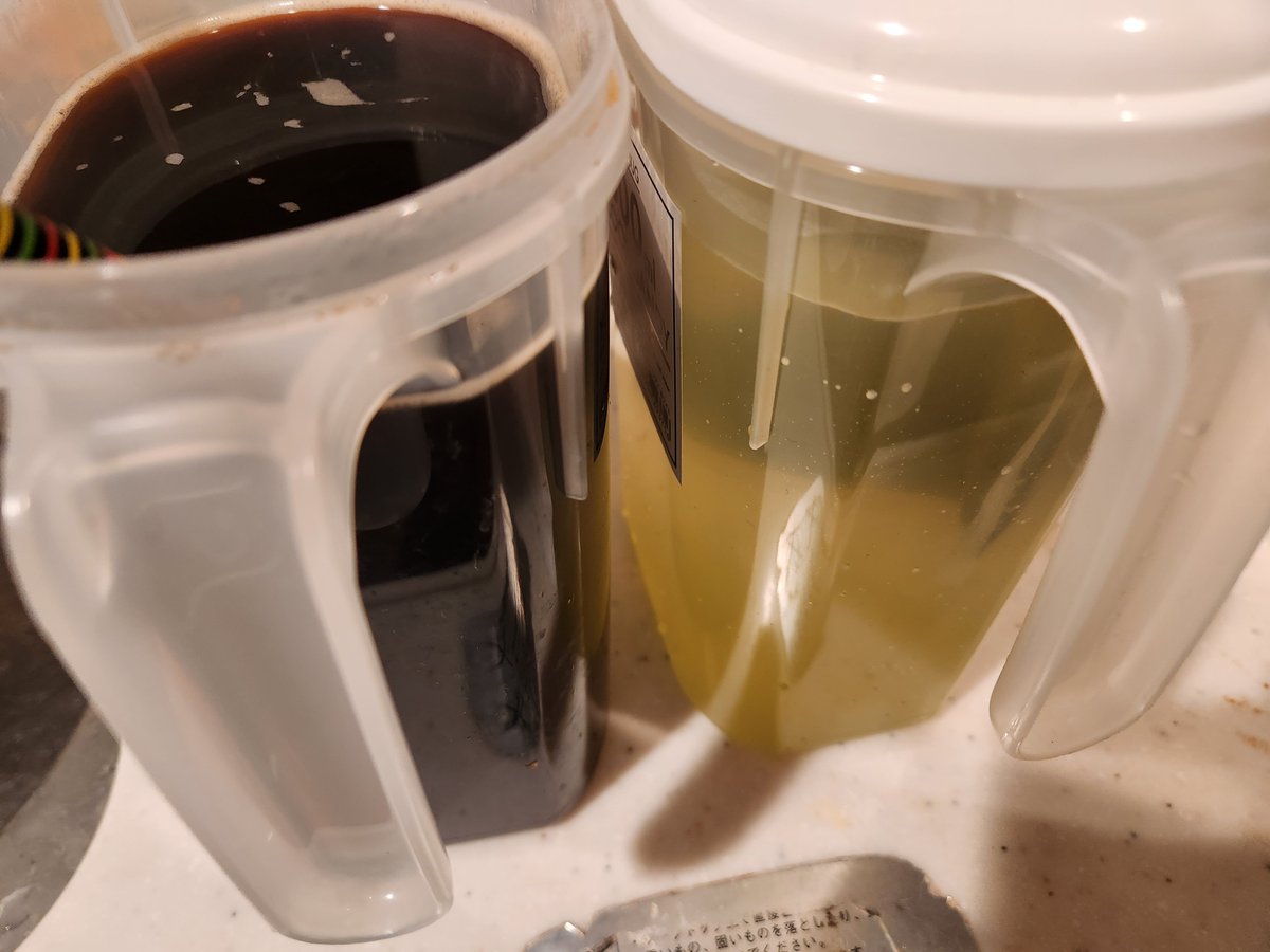 「コーヒーと緑茶を作り置き。作業中、何か心が洗われるんだよね。必ず1日500mlず」|ビクシー帝国のイラスト