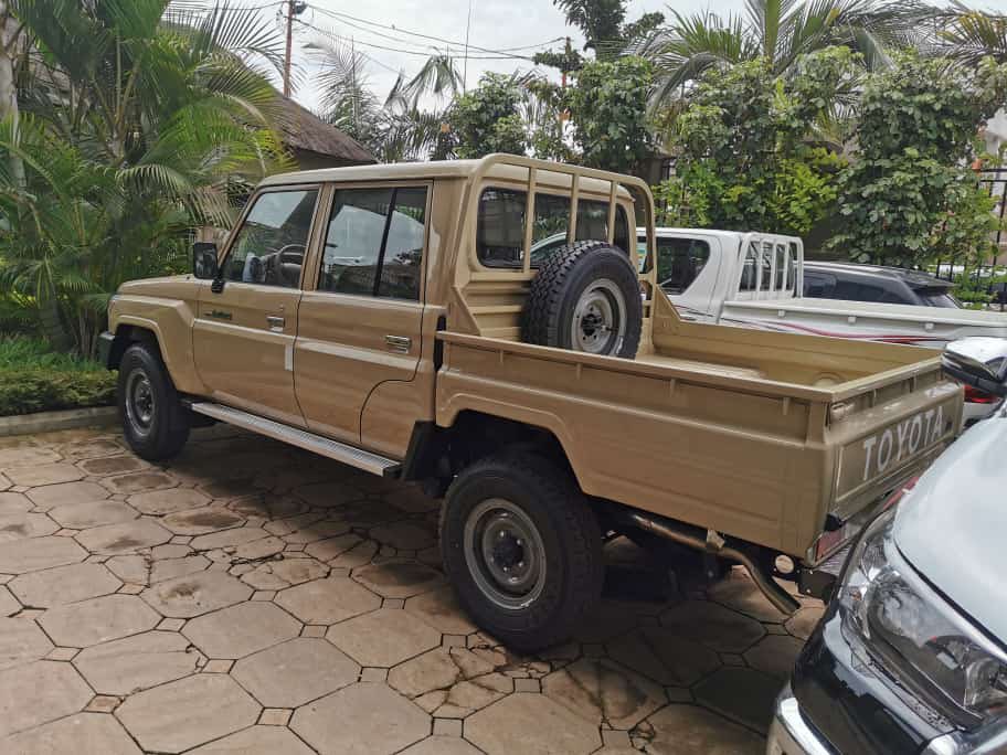 Trading24423063's tweet photo. #CreditAuto Toyota LC 79 disponible à lubumbashi. @heritierwata29 @mbuyi_don @leParrainRDC @sidis_samy @HonoreMvula1 @fatshi13 @PdgMusa @MulapuSerge @sergebonane @samymufuta2 https://t.co/hAG5QfDuMe