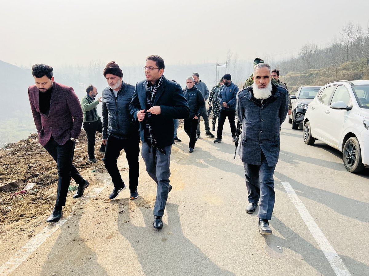 TehsilHerman's tweet photo. Worthy DDC Shopian @justcsachin visited different panchayats of Block Hermain today and reviewed various developmental activities.
@dmshopian @SZainapora 
@Informationspn https://t.co/iTFhJoL5yy
