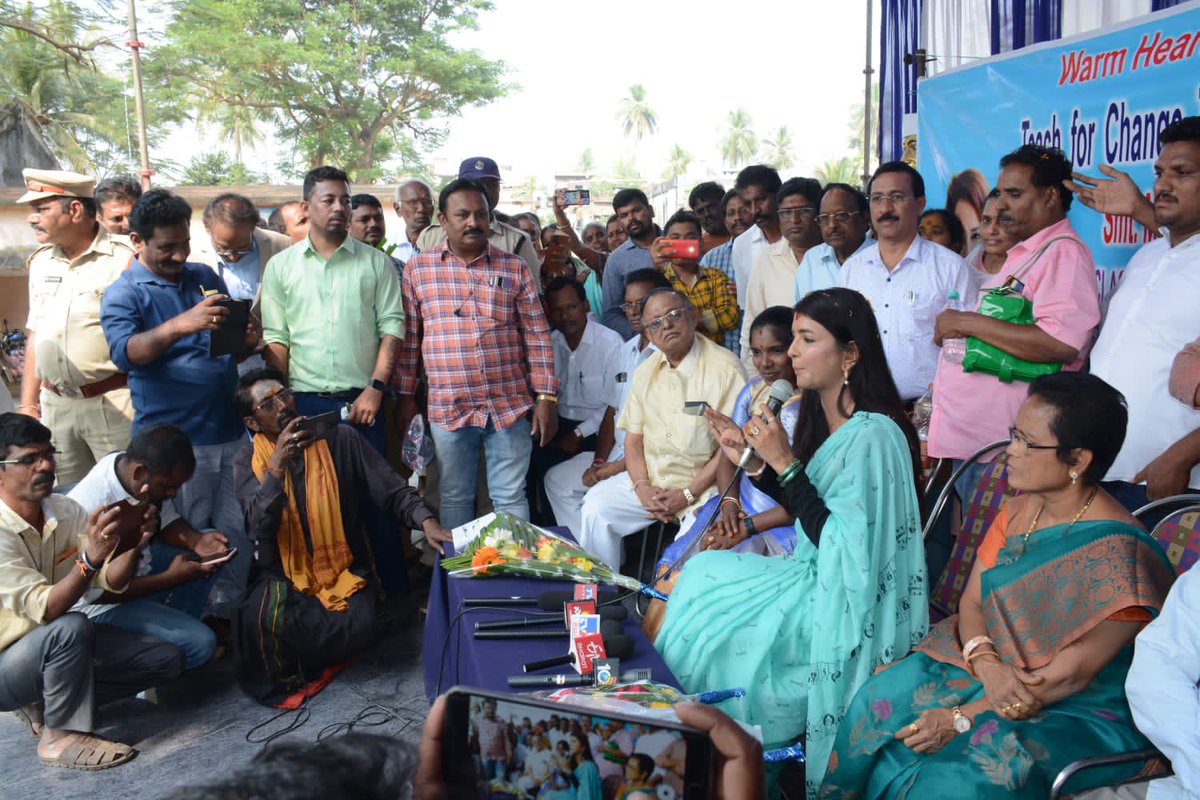 Manchu Lakshmi Prasanna tweet media